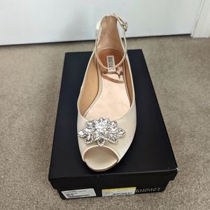 Brand new Badgley Mischka crystal flats